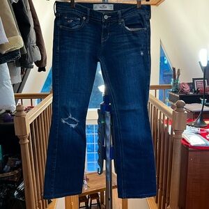 Hollister California 3 S jeans. W 26 L 31. See pictures for description!